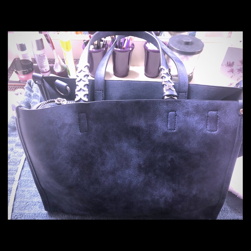 Bag/ large purse; tote